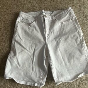 White womShorts